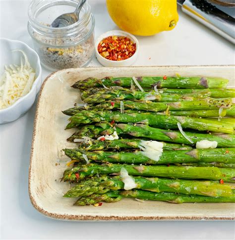 How long does it take for asparagus to cook in oven?